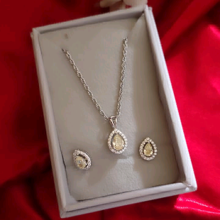 Yellow Swarovski Silver Pendant Set 